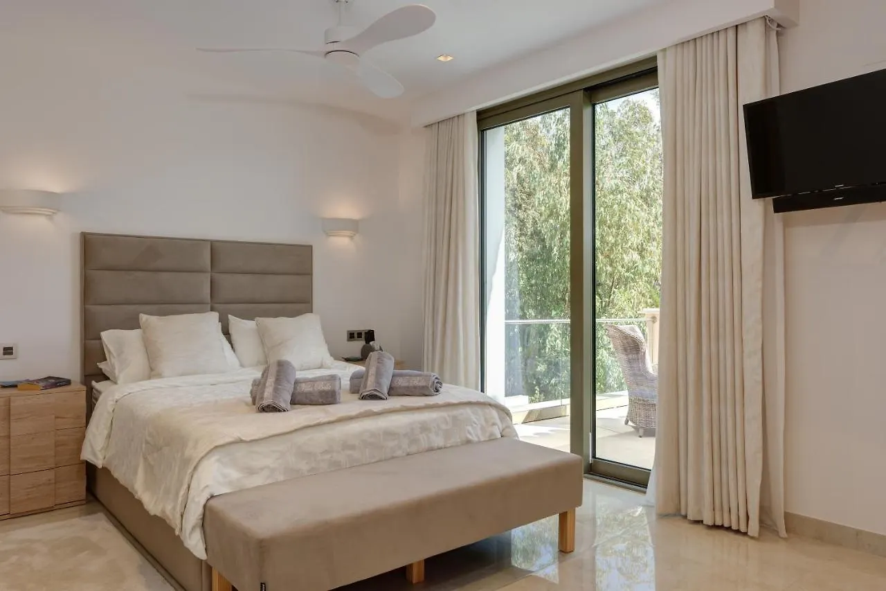 Villa Bella - Stunning 5 Bedroom Villa With Pool La Cala De Mijas