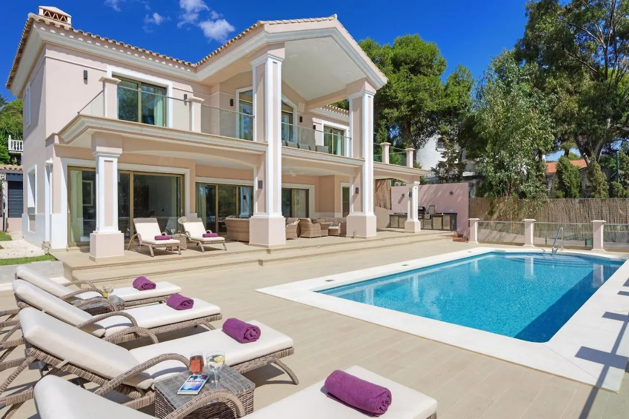 Villa Bella - Stunning 5 Bedroom Villa With Pool Ла-Кала-де-Михас