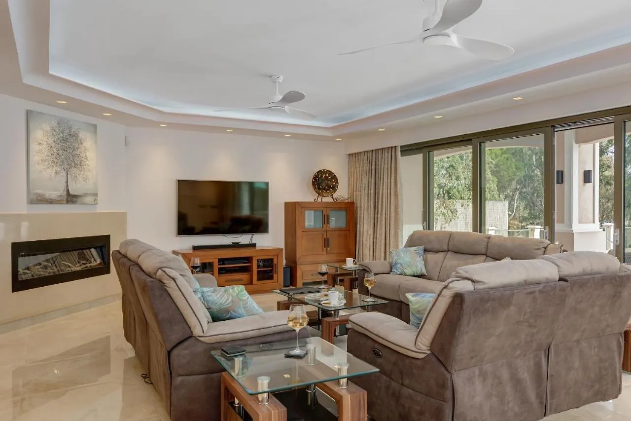 Villa Bella - Stunning 5 Bedroom Villa With Pool Ла-Кала-де-Михас 0*,  Испания