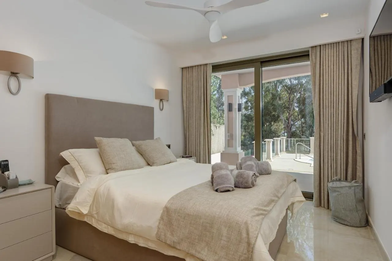 Villa Bella - Stunning 5 Bedroom Villa With Pool Ла-Кала-де-Михас Испания