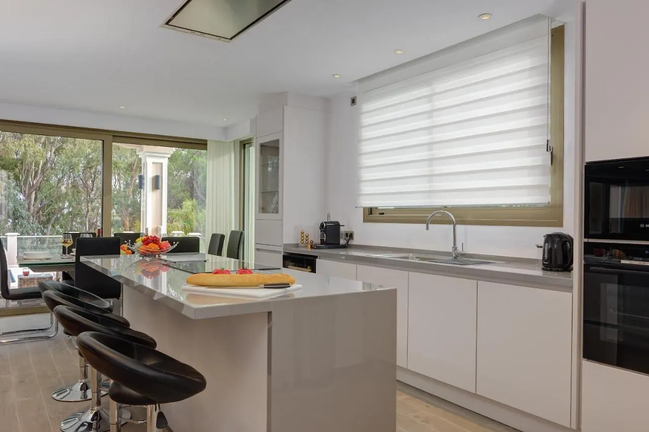 Villa Bella - Stunning 5 Bedroom Villa With Pool Ла-Кала-де-Михас