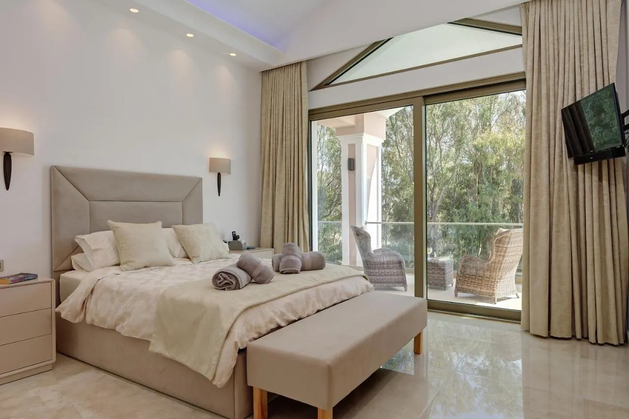 Villa Bella - Stunning 5 Bedroom Villa With Pool Ла-Кала-де-Михас
